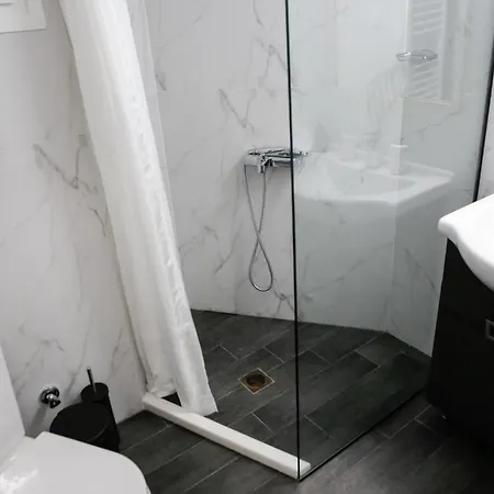 # Alegra , 10mtrs From Venizelou Metro Station Appartement